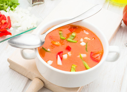 Gazpacho - eine kalte Suppe auf Gurkenbasis