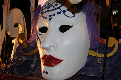 Maske beim Karneval in Cadiz